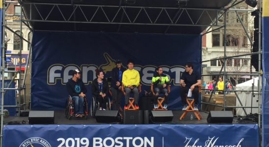 Roberta Groner, 41 ans, de l’équipe américaine de marathon aux championnats du monde – Course Féminine
 – Running