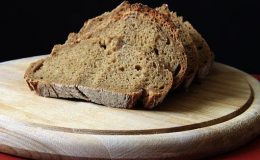 Calories du pain farine de pois chiche, la valeur nutritionnelle et bénéfices pour la santé