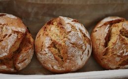 Calories du pain béni, chiffres nutritive et vertus pour la santé