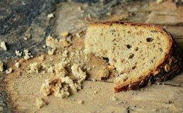 Calories du pain de poisson au thon, chiffres nutritive et bénéfices pour la santé