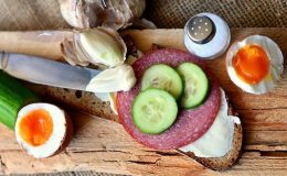 Calories du pain burger brioché, la valeur nutritionnelle et vertues pour la santé