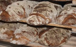 Calories du pain et sucre, la valeur nutritive et bénéfices pour la santé